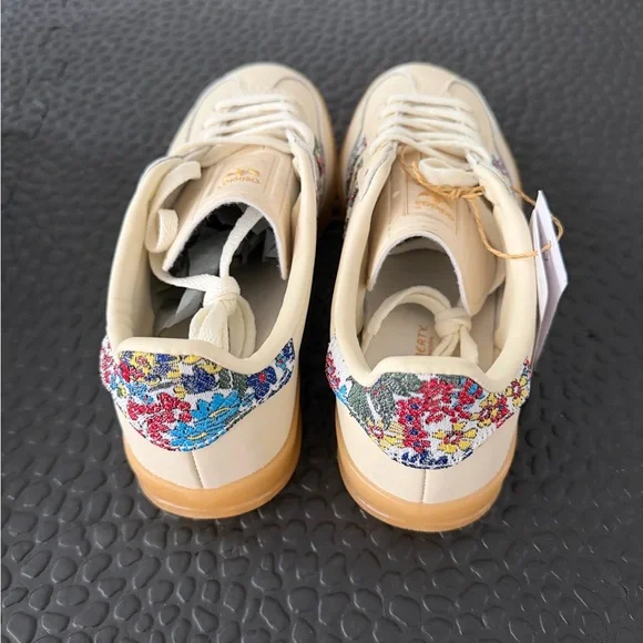 BRAND NEW, never worn! Adidas Gazelle Liberty London. Off white floral. Size 5. - Picture 6 of 11